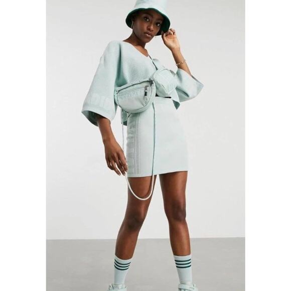 Seller photo, Poshmark